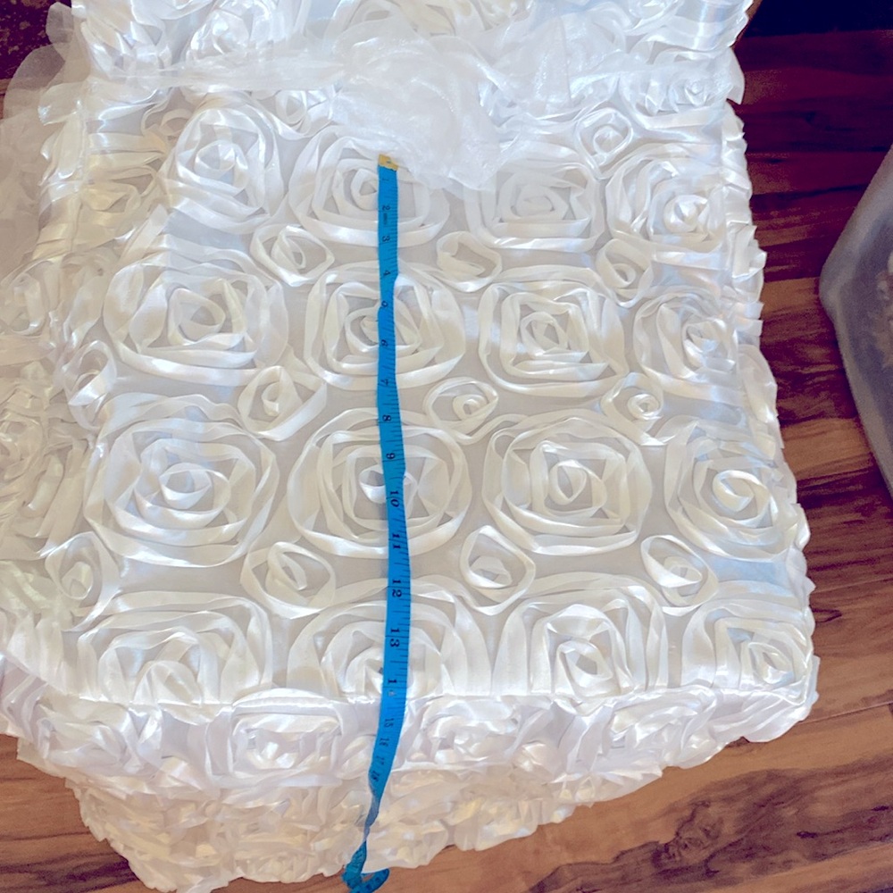 Bridal Shower Chair Cover - Picture 4 of 7